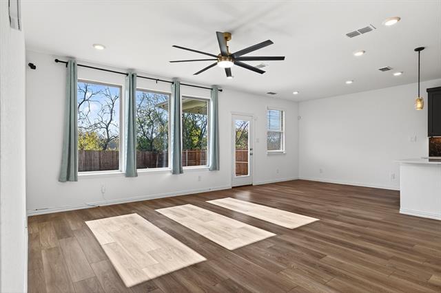 Building Photo - 2325 Myrtle Wy