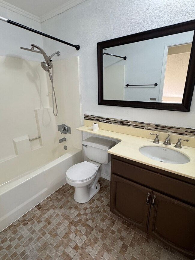 Building Photo - Hilton Head 3 Bedroom Home