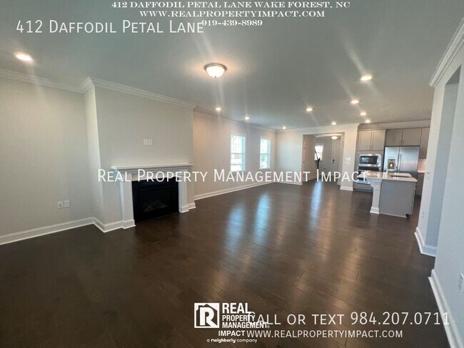 Building Photo - 412 Daffodil Petal Ln