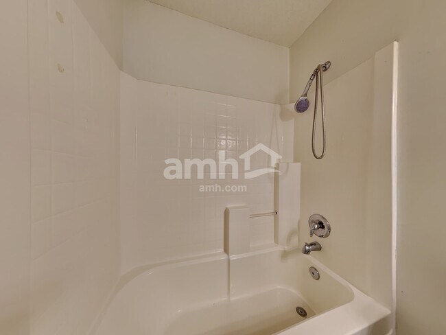 Building Photo - 223 Eagle Ridge Rd