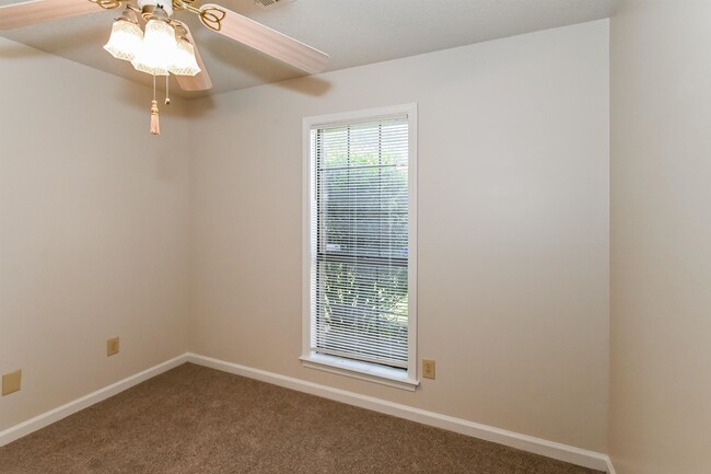 Building Photo - 6596 E Crystal Oak Cove