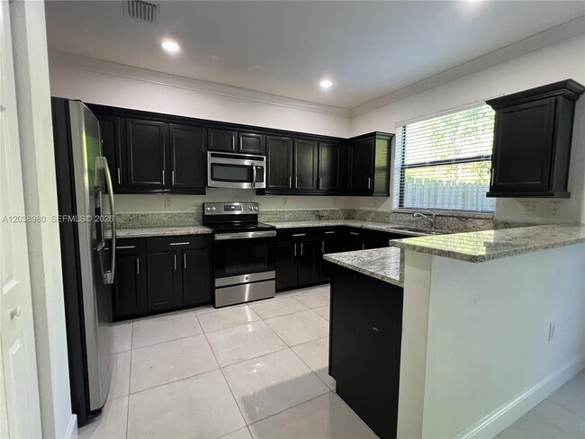 Building Photo - 11725 SW 150th Pl