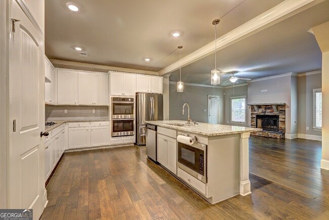 Building Photo - 100 Ruby Ln