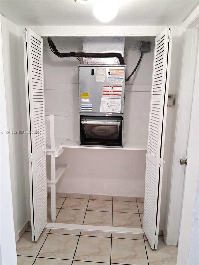 Building Photo - 7860 Harding Ave