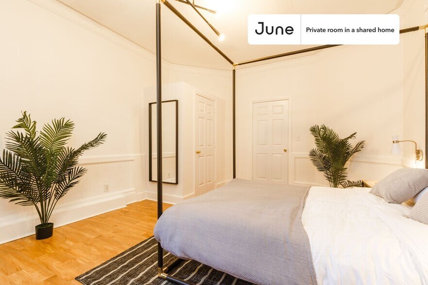 Building Photo - Room in Shared 4 bed/1 bath home