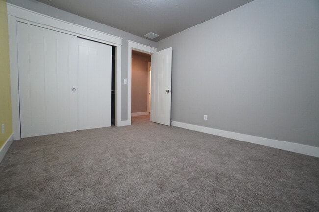 Building Photo - 2303 E Fratello St