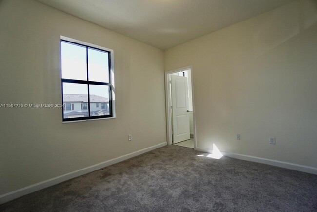 Building Photo - 3432 W 113th St