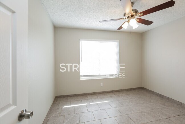Building Photo - REDUCED!