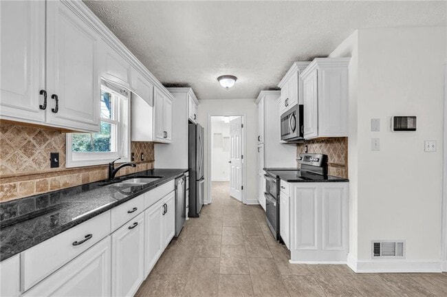 Building Photo - 318 Tyrone Rd