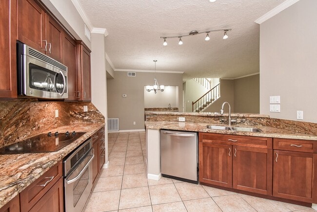 Building Photo - 9400 Doliver Dr