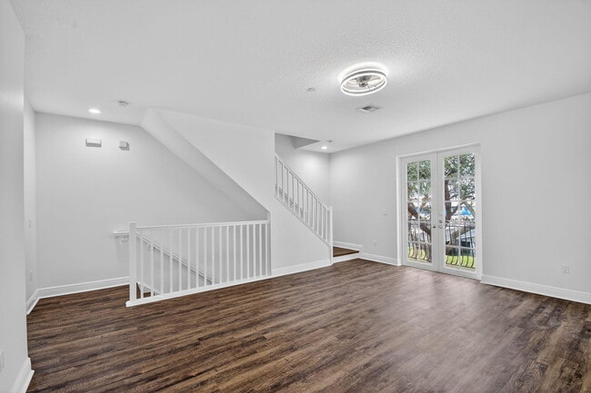 Building Photo - 2502 N Dixie Hwy