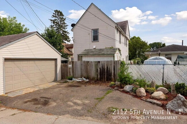 Building Photo - 2112 5th Ave N