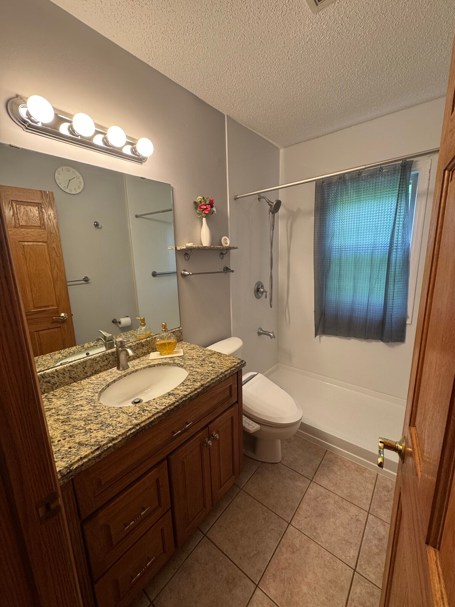 Building Photo - 4760 Dominick Dr