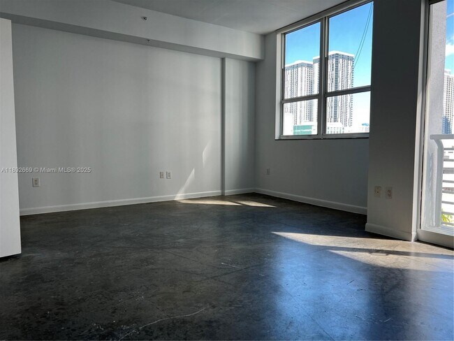 Building Photo - 133 NE 2nd Ave