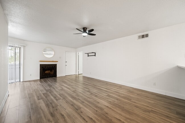 Building Photo - 10733 Braes Bend Dr