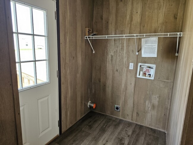 Building Photo - 2101 SW 38th St