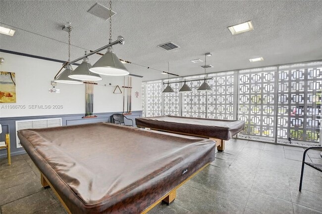 Building Photo - 3050 NE 16th Ave