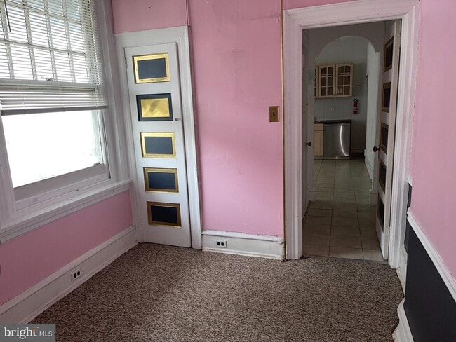 Building Photo - 419 Green Ln