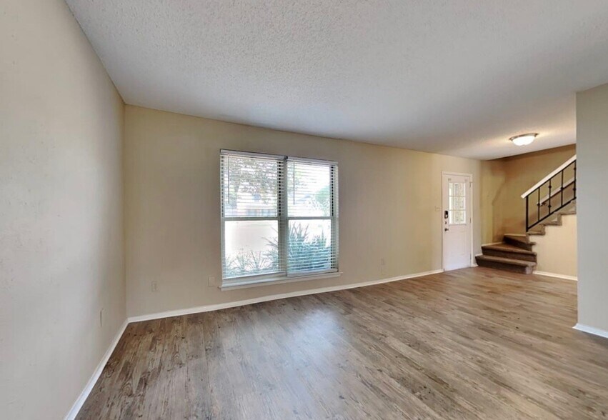 Building Photo - 2614 Remmington Dr