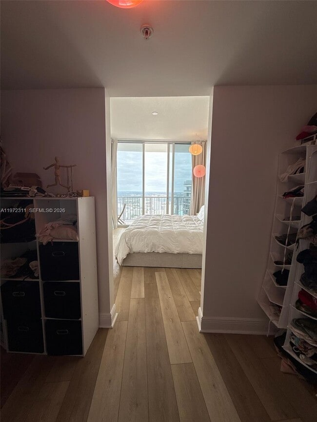 Building Photo - 1750 N Bayshore Dr