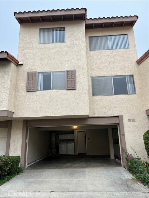 Building Photo - 28129 Ridgethorne Ct