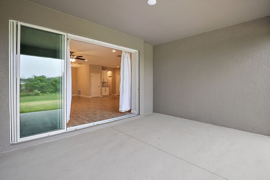 Building Photo - 615 Avila Pl