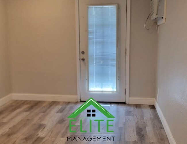 Building Photo - Beautiful 3-bedroom & 3 bathroom Home