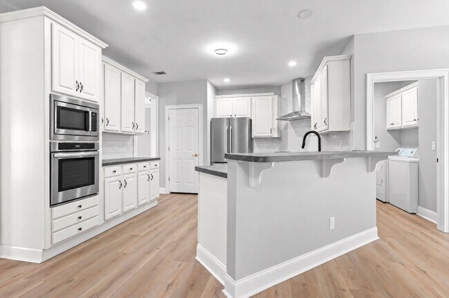 Building Photo - 2173 Foxboro Ln