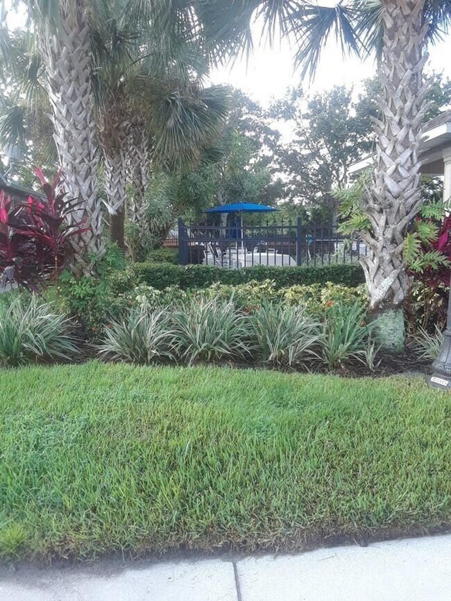 Building Photo - Must see beautiful 3 bedrooms and 2.5 Bath...