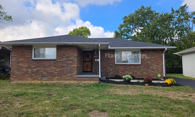 Building Photo - 1275 Geers Ave
