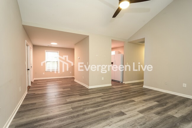 Building Photo - 518 Harper St