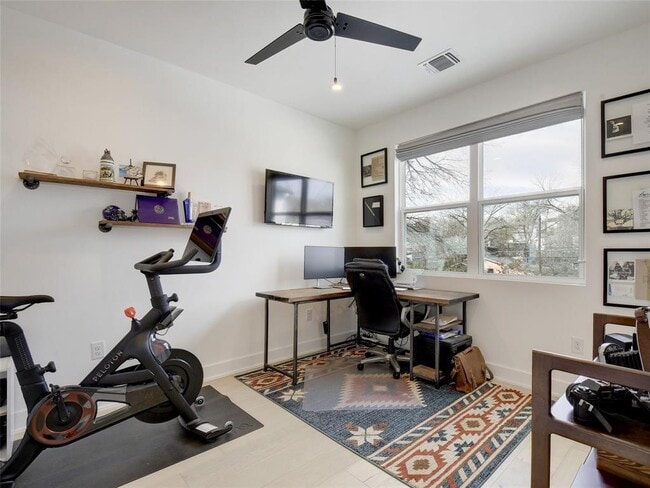 Building Photo - 1411 Cometa St