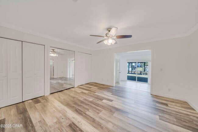 Building Photo - 205 Sunset Ln