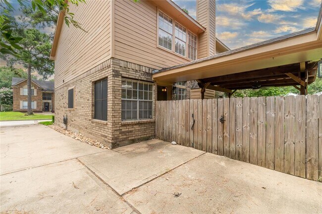 Building Photo - 16122 Cairngorm Ave