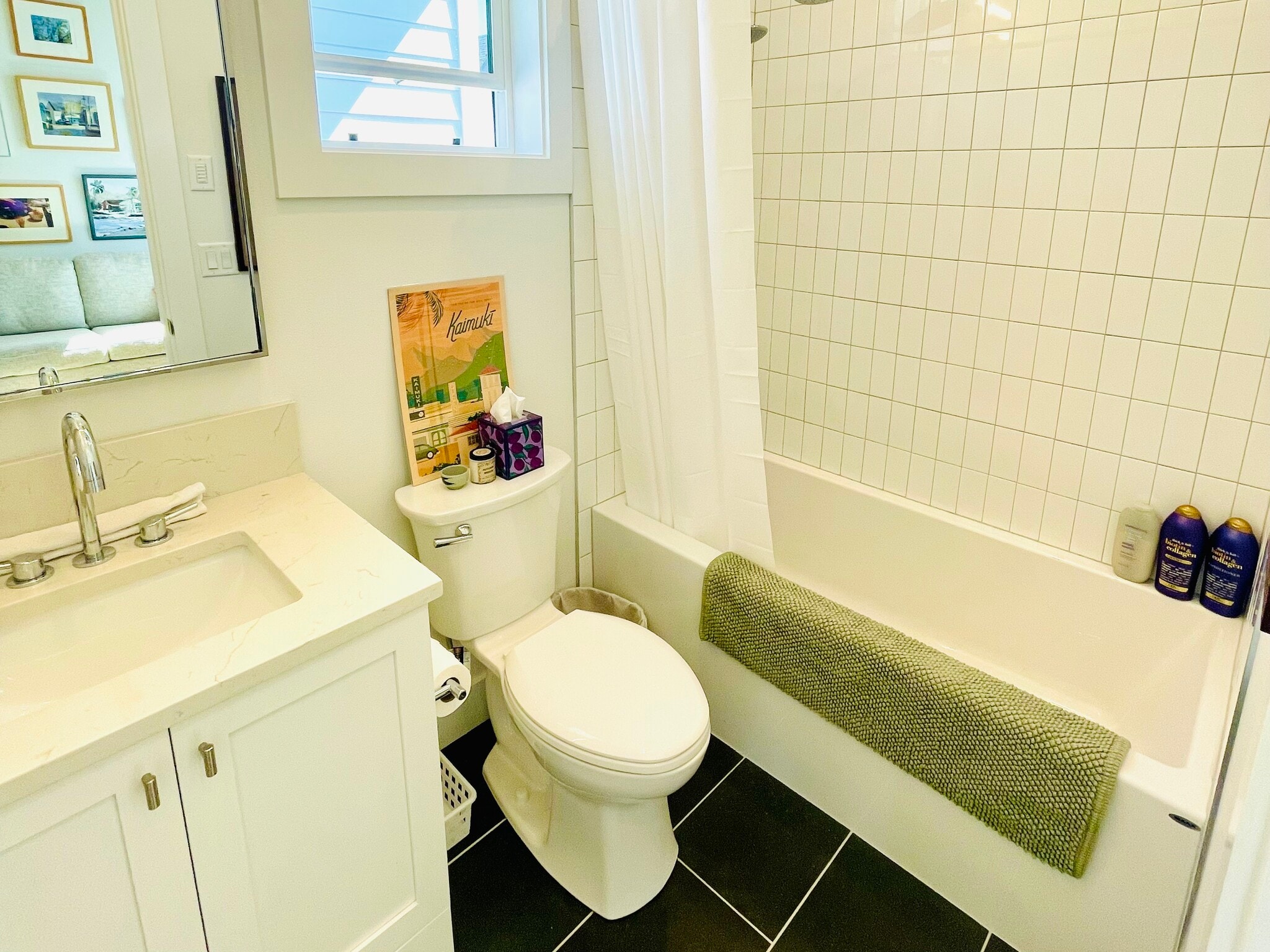 Attached bathroom with tub & shower combo - 4127 40th Ave SW