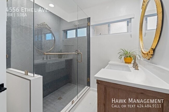 Building Photo - 4556 Ethel Ave