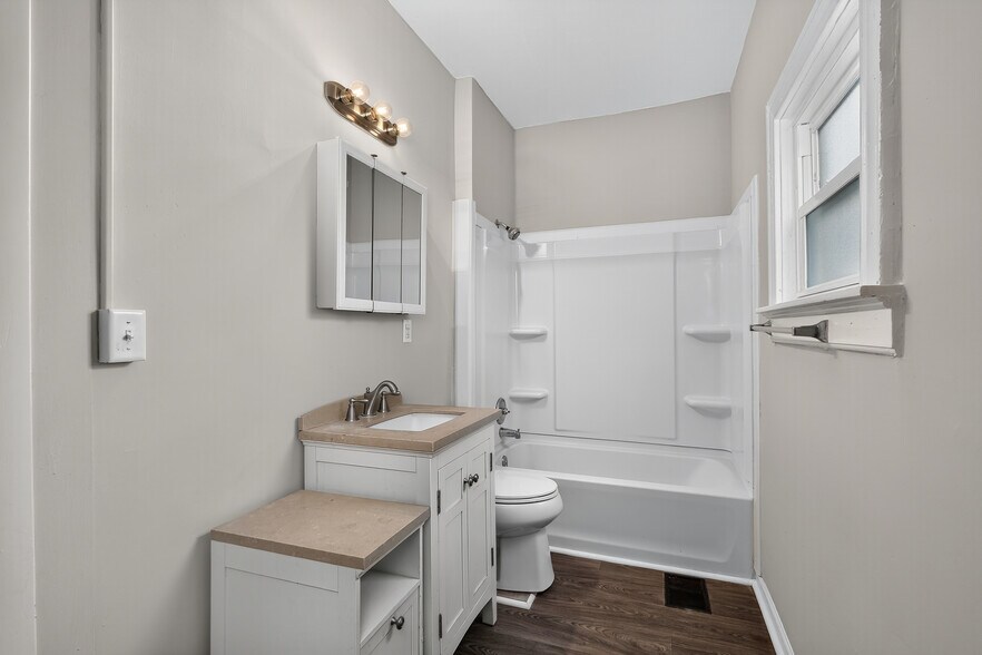 Building Photo - 1232 Lane St