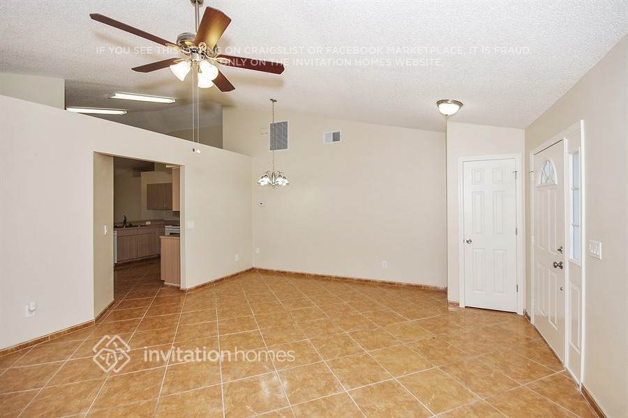 Building Photo - 9472 Brackin St