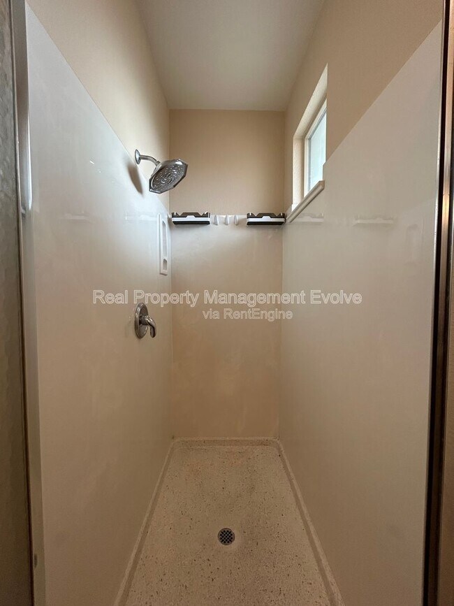 Building Photo - 425 W Rio Salado Pkwy