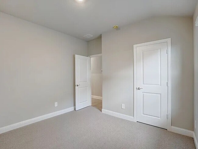 Building Photo - 1209 Gardendale Holw Ln