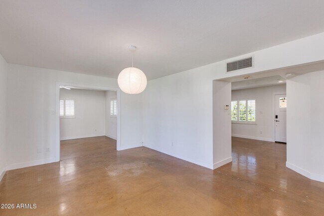 Building Photo - 3412 E Turney Ave