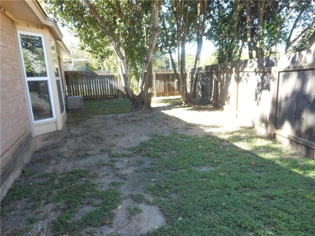 Building Photo - 2308 Barton Skyway