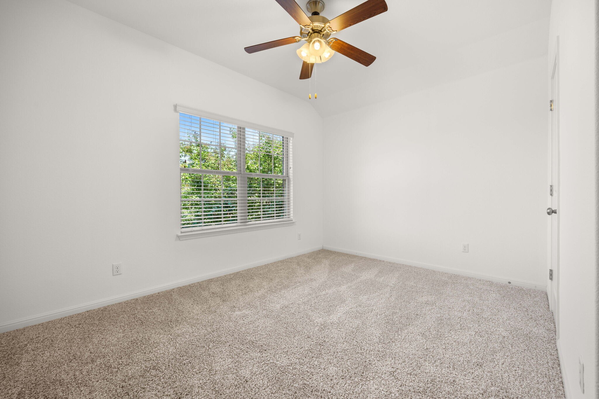 guest room 2 - 5929 Gunnison Turn Rd