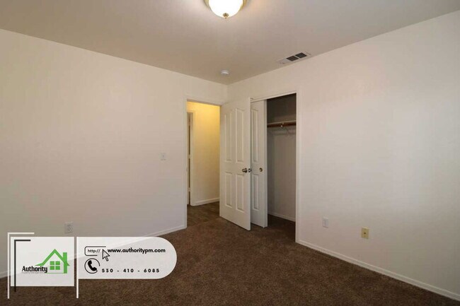Building Photo - 2928 Salmonberry Dr