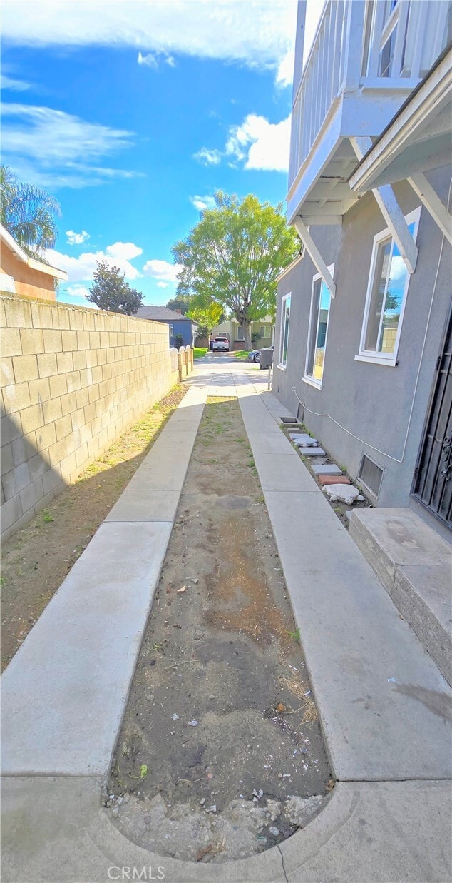 Building Photo - 5747 Jefferson Ave