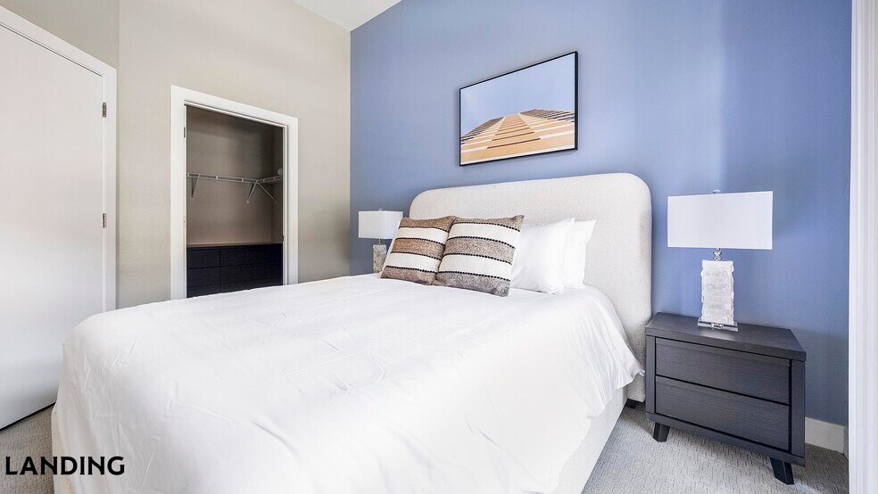 Building Photo - 1000 S Broadway