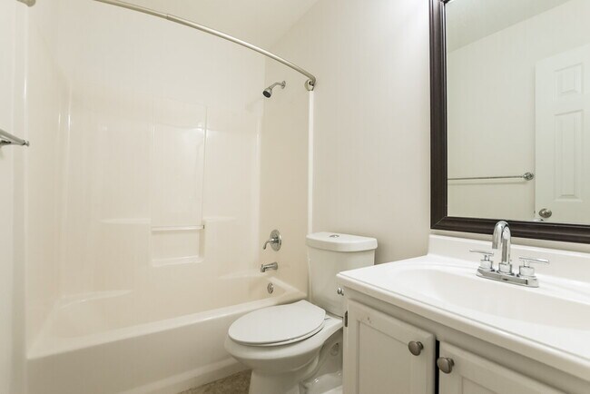 Building Photo - 520 Brooksdale Dr