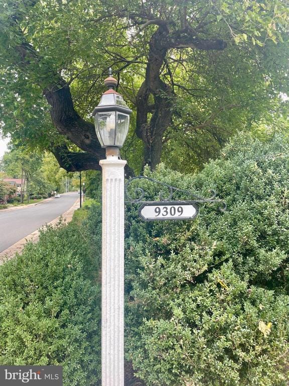 Building Photo - 9309 Main St