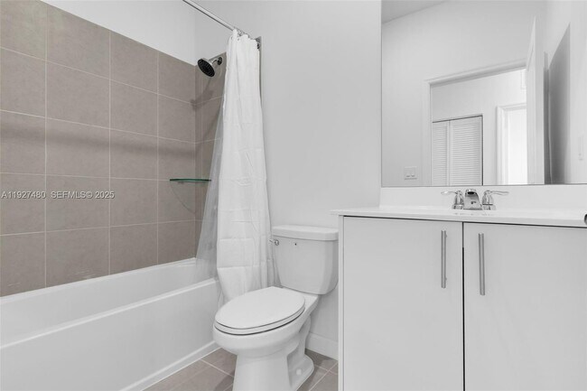 Building Photo - 2665 SE 28th St