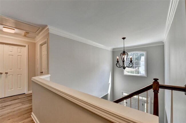 Building Photo - 355 Gaines Oak Way